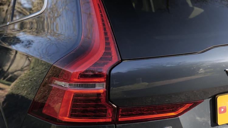 VOLVO XC60 ESTATE 2.0 T6 [350] RC PHEV Plus Dark 5dr AWD Geartronic